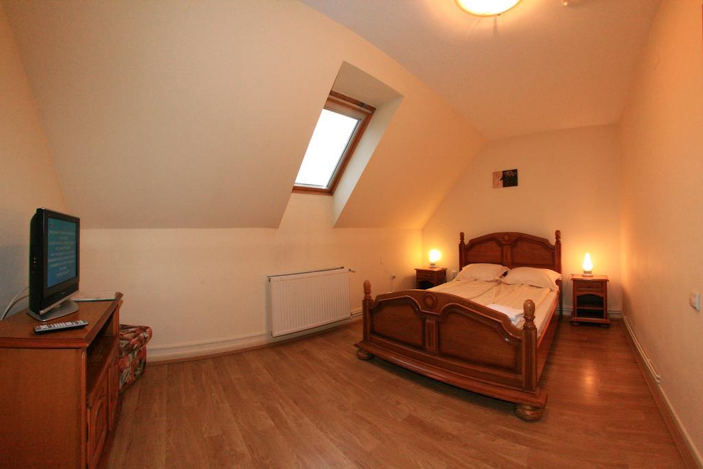Găeşti Motel Vector חדר תמונה