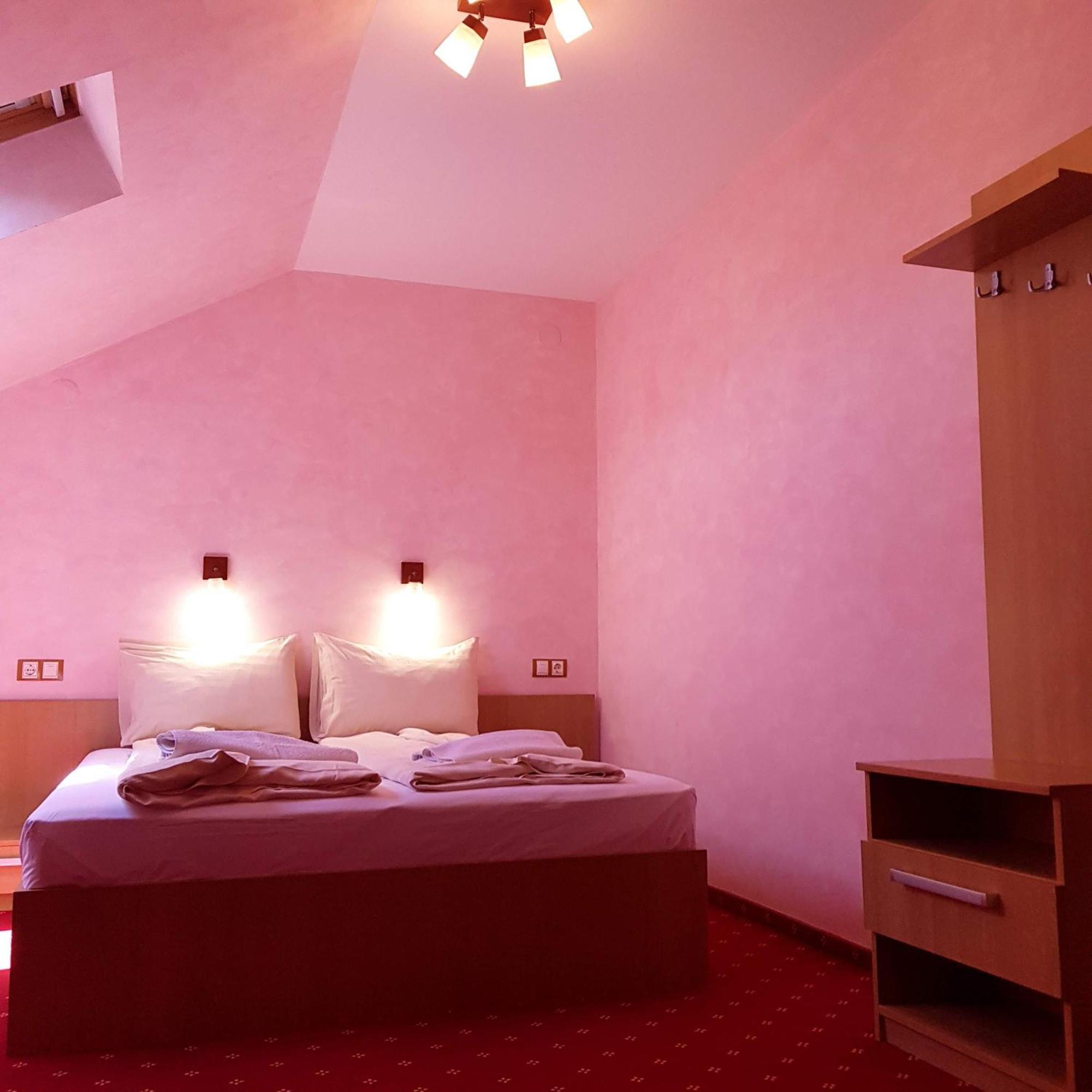 Găeşti Motel Vector מראה חיצוני תמונה