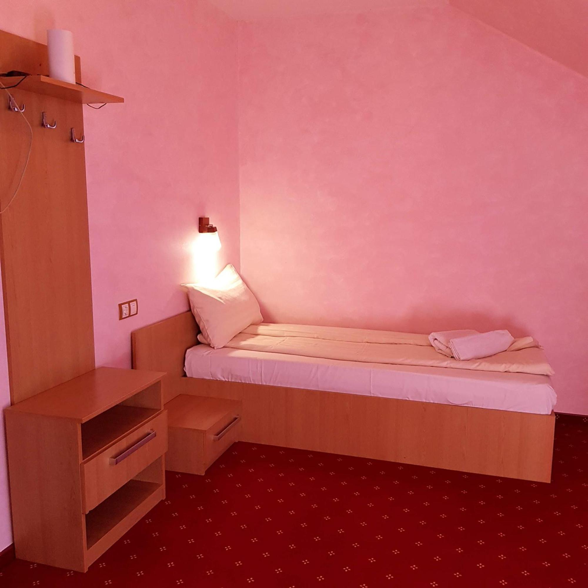 Găeşti Motel Vector מראה חיצוני תמונה