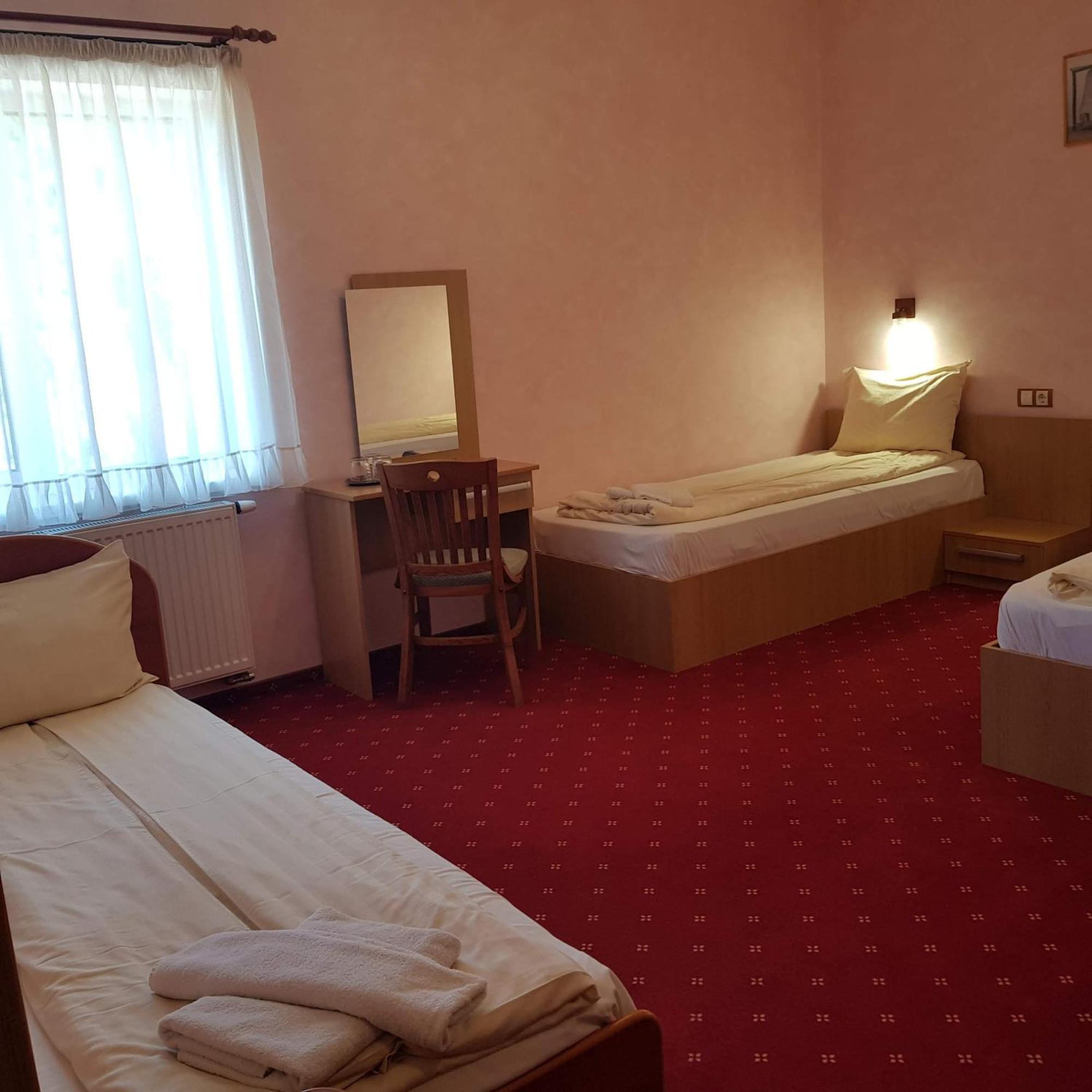Găeşti Motel Vector מראה חיצוני תמונה